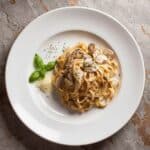 Decadent Creamy Mushroom Pasta: A Quick and Luxurious Meal 5886561814194096967 121