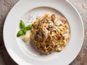 Decadent Creamy Mushroom Pasta: A Quick and Luxurious Meal 5886561814194096967 121