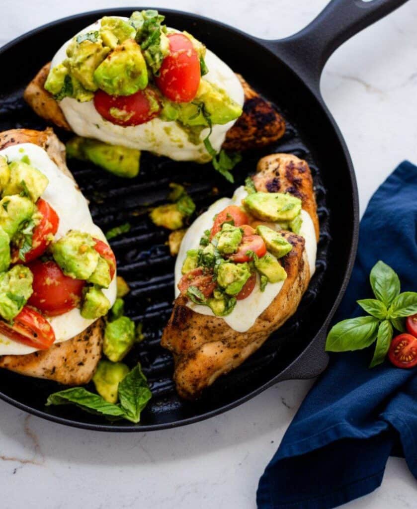 Keto-Friendly California Avocado Chicken: A Delicious Low-Carb Weeknight Dinner 5915796952203332469 121