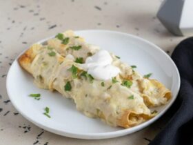 Creamy Low-Carb White Chicken Enchiladas: A Comforting Tex-Mex Dinner Without the Carbs unnamed 3 e1769340926417