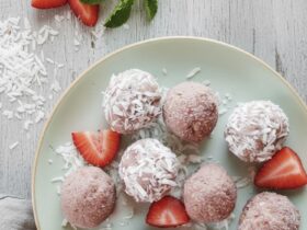Healthy No-Bake Strawberry Cheesecake Balls (Vegan & Gluten-Free) unnamed 64 1 e1771406708383