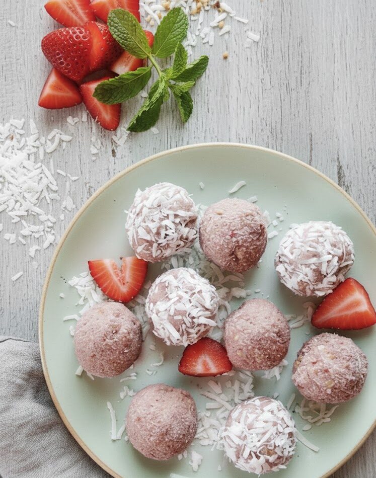 Healthy No-Bake Strawberry Cheesecake Balls (Vegan & Gluten-Free) unnamed 64 1 e1771406708383