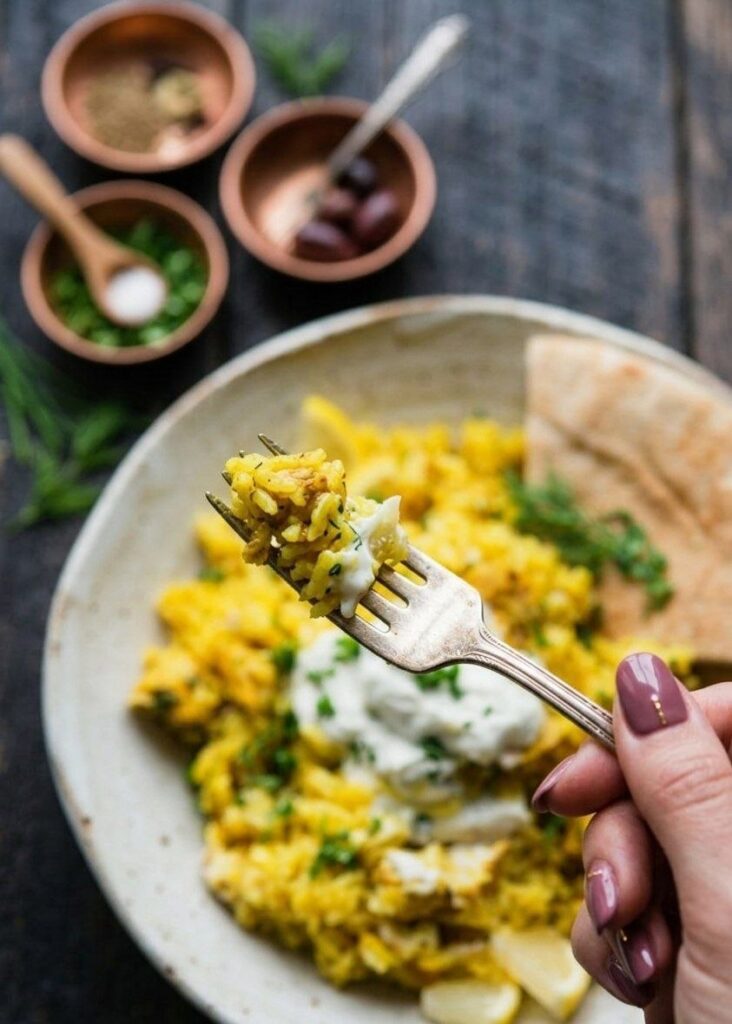 Dump-and-Bake Chicken Tzatziki with Rice: A One-Pan Mediterranean Delight 5890925286218468536 121