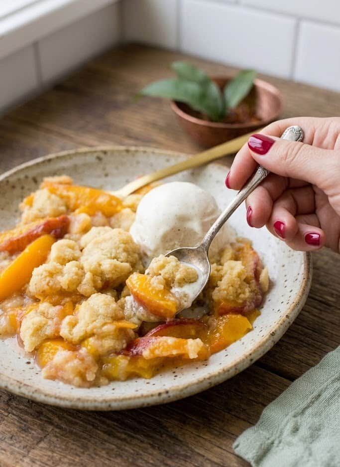 Easy Vegan Peach Cobbler unnamed 5 6 e1774439532915